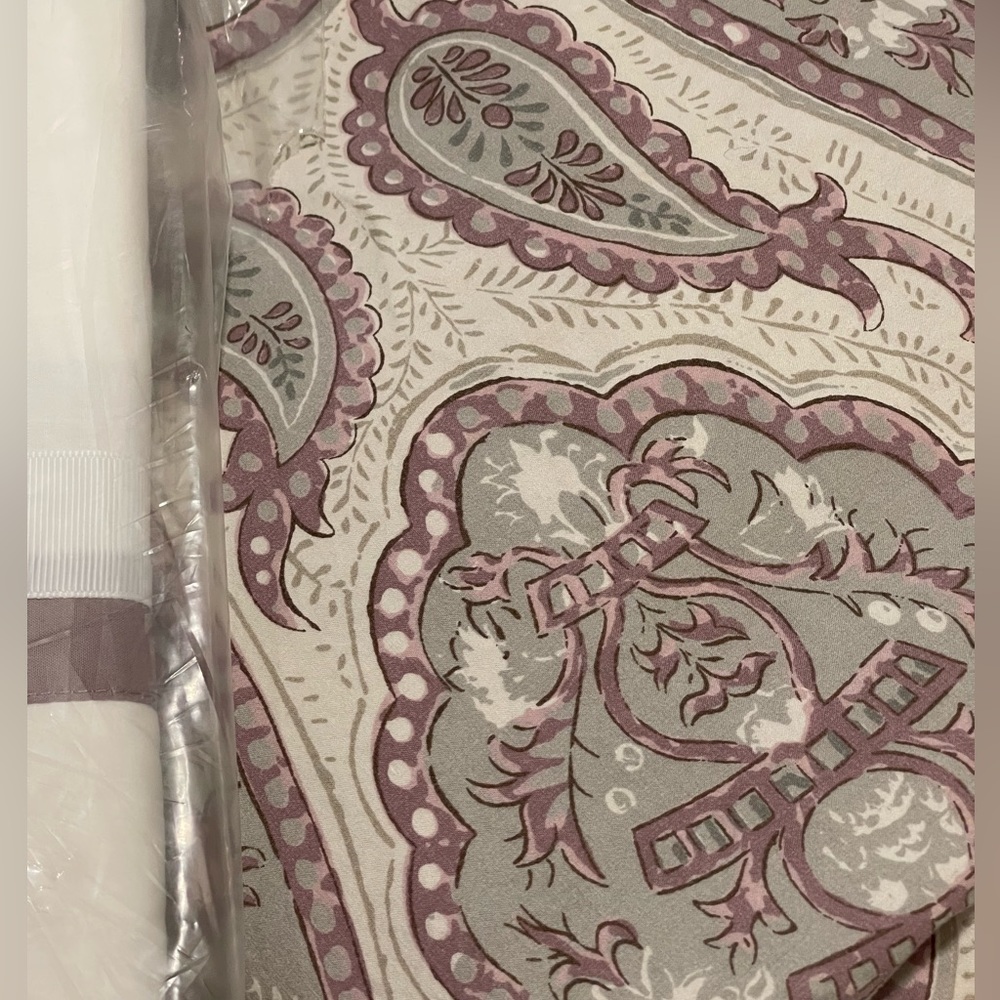 Pottery Barn King Ashlyn duvet ONLY - EUC